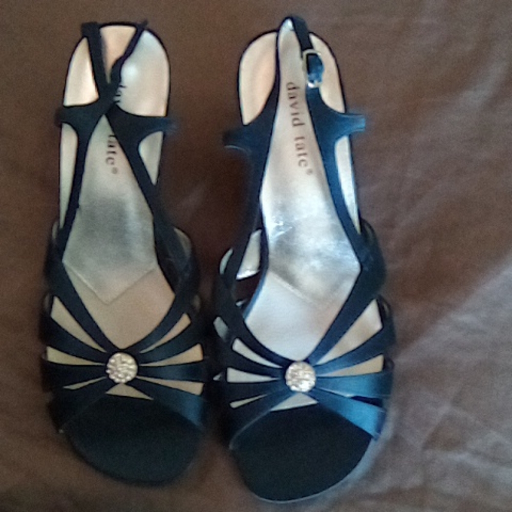 Dark blue high heels size 7.5 (518)
